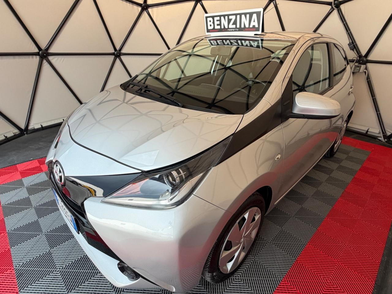 Toyota Aygo 1.0 VVT-i 69 CV 5 porte x-wave