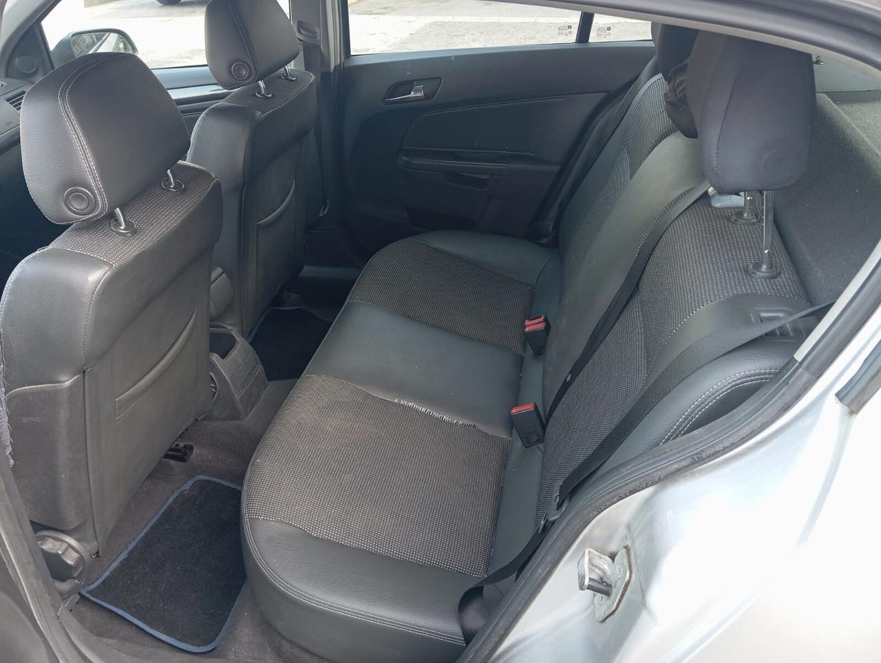 Opel Astra 1.6 16V Twinport 5 porte Cosmo