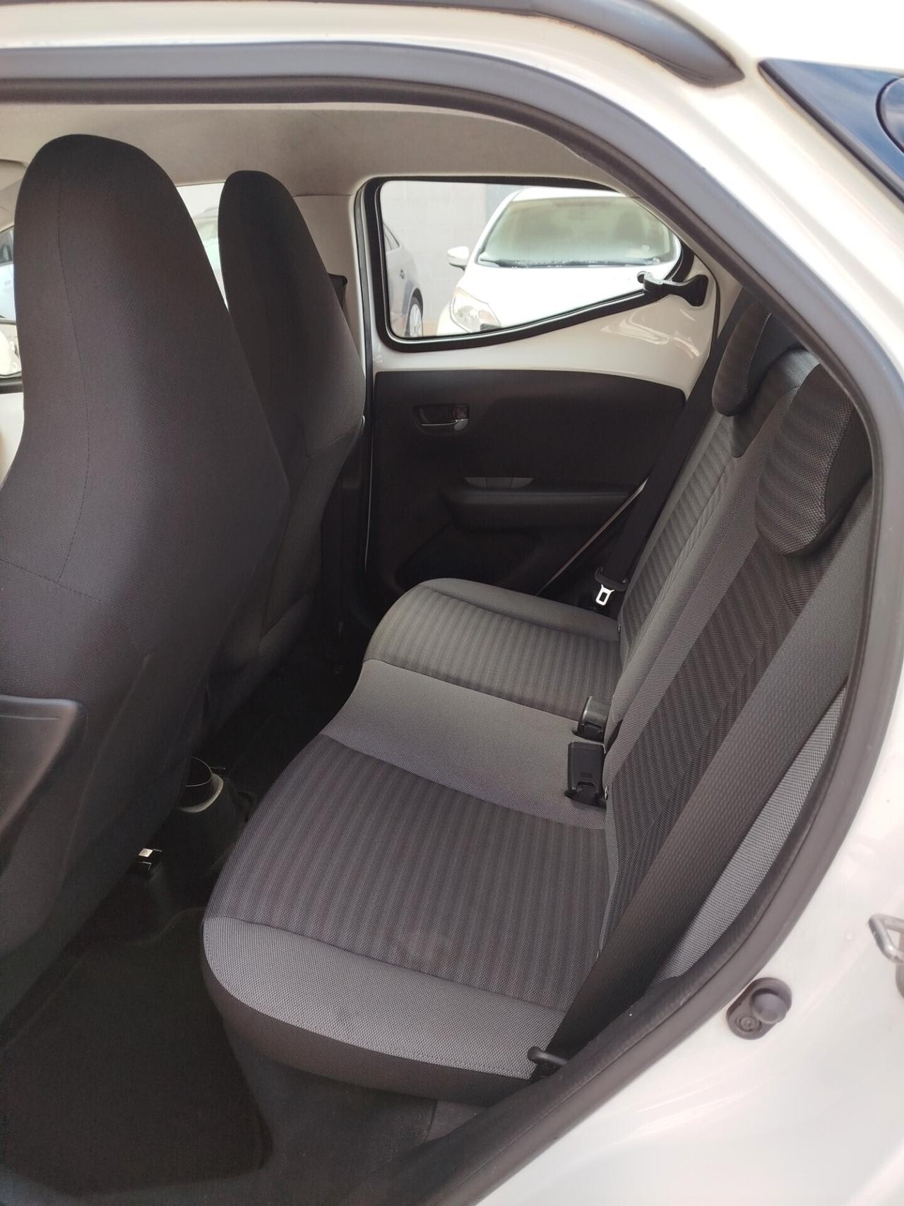 Toyota Aygo 1.0 VVT-i 72 CV 5 porte x-business