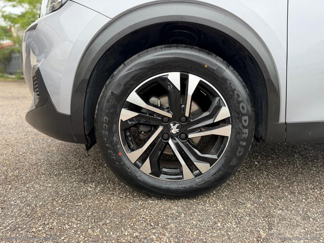 PEUGEOT 2008 PureTech 100 S&S Allure Pack