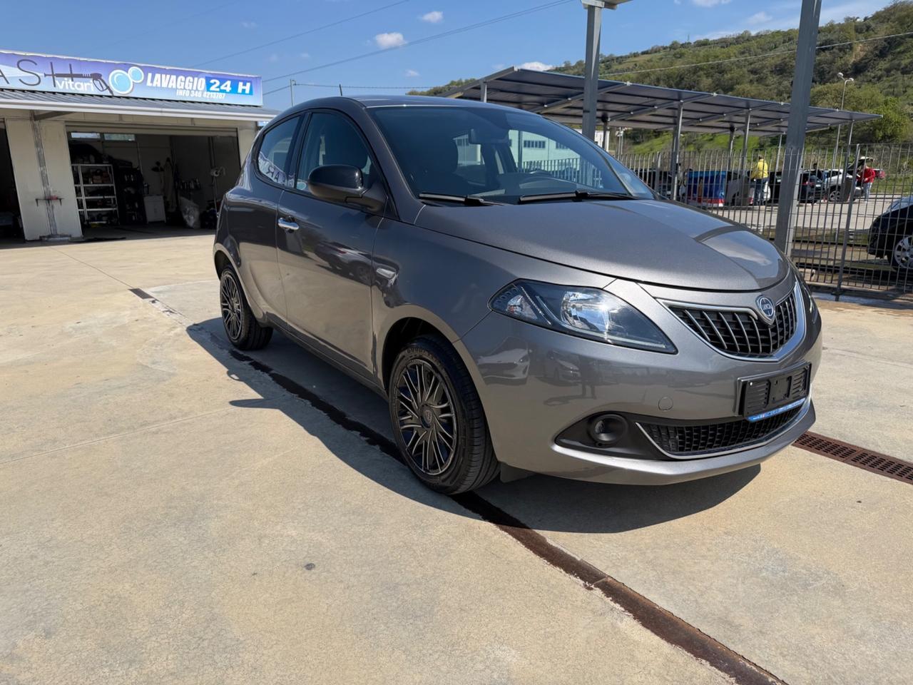 Lancia Ypsilon 1.0 FireFly 5 porte S&S Hybrid Gold
