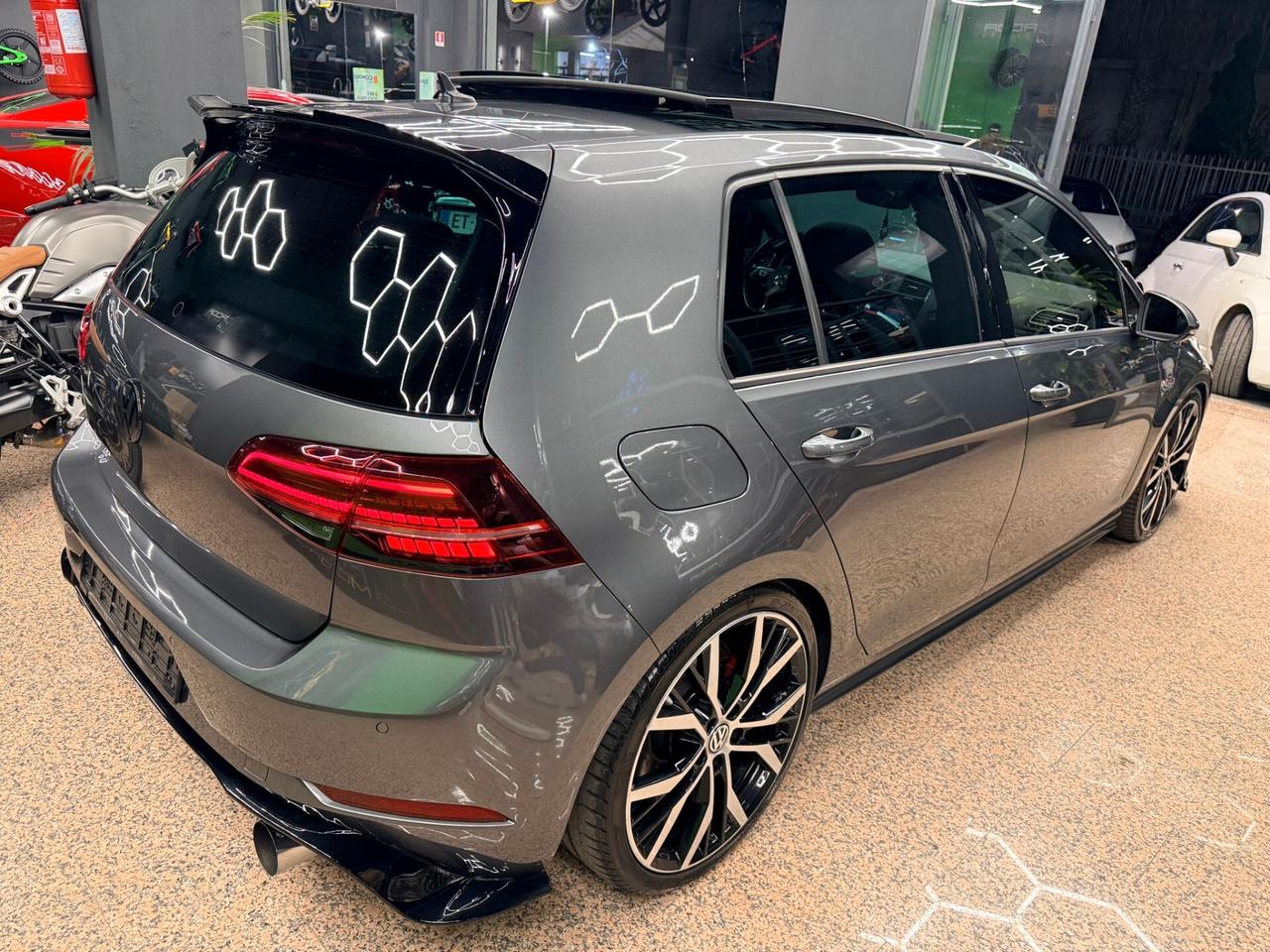 Volkswagen Golf GTI PERFORMANCE TSI 230CV DSG