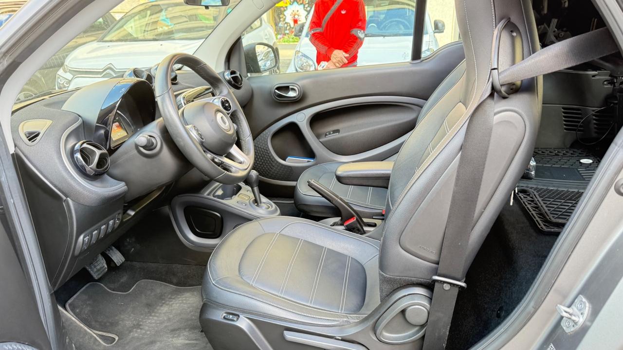 Smart ForTwo 90 0.9 T twinamic cabrio Prime LED NAVI KAMERA BRACCIOLO PELLE CERCHI 16 PDC BLUETOOTH