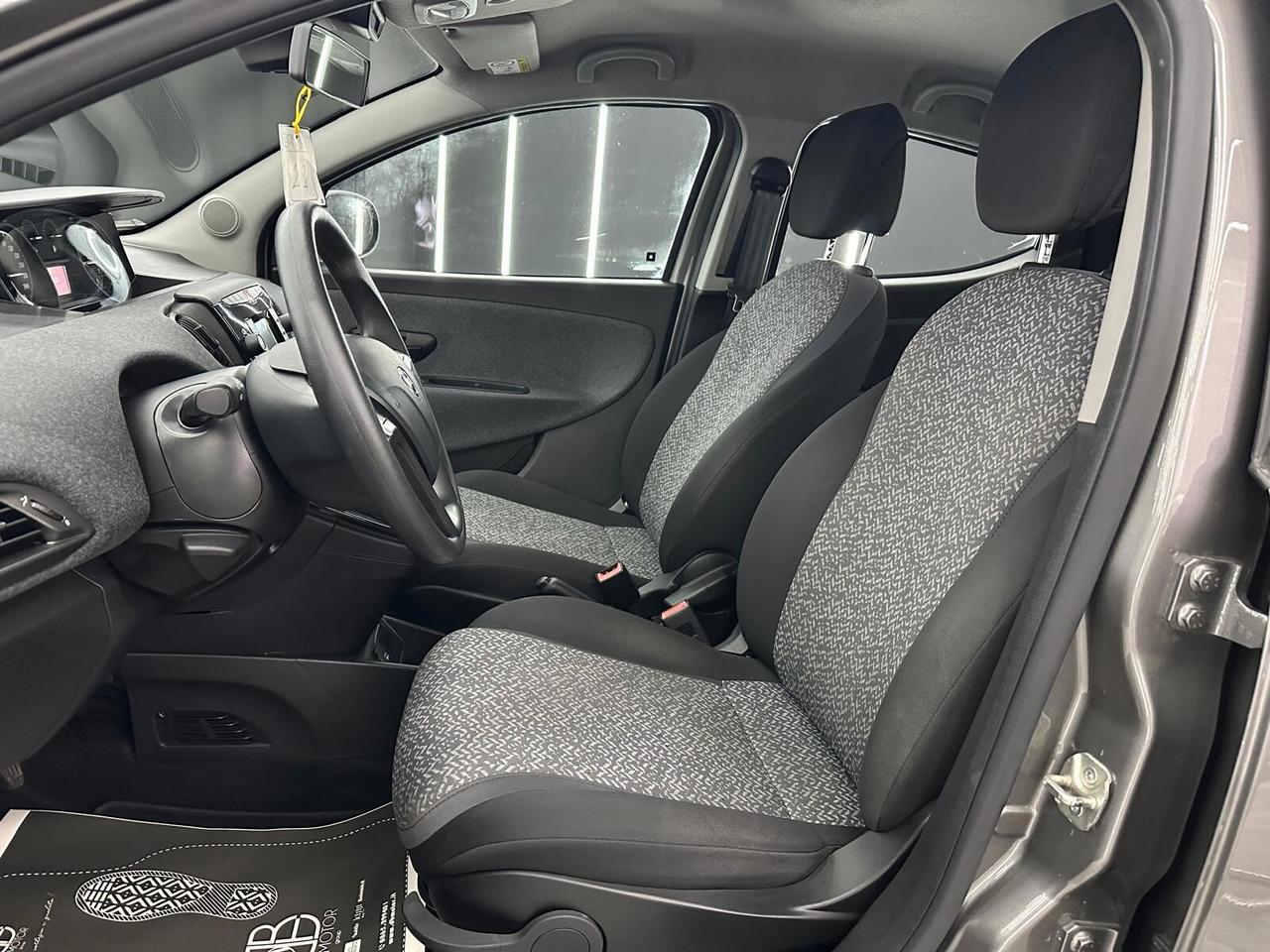 Lancia Ypsilon 1.0 FireFly 5 porte S&S Hybrid UnYca