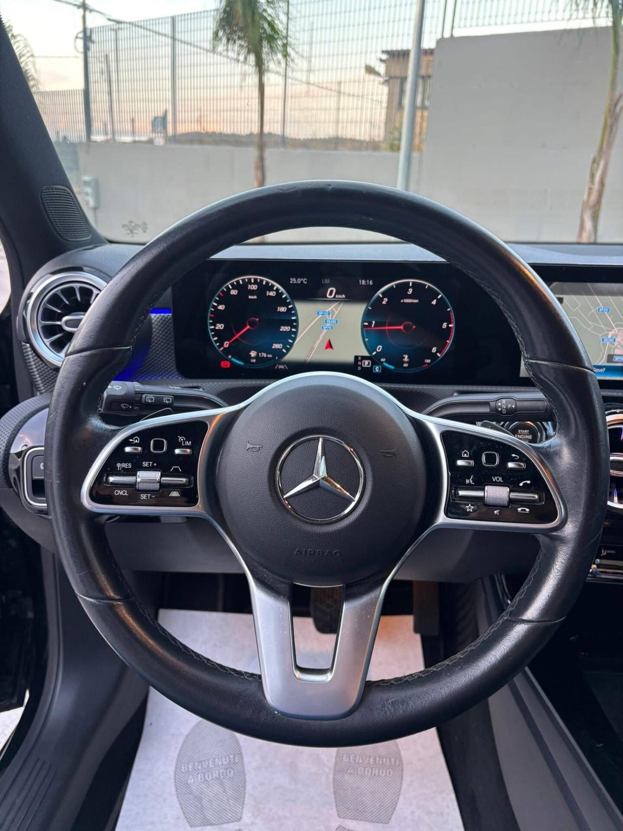 Mercedes-benz GLA 180 d Automatic Business :”:”:”: