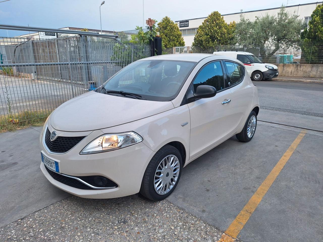 Lancia Ypsilon 1.2 69 CV 5 porte GPL Ecochic Gold