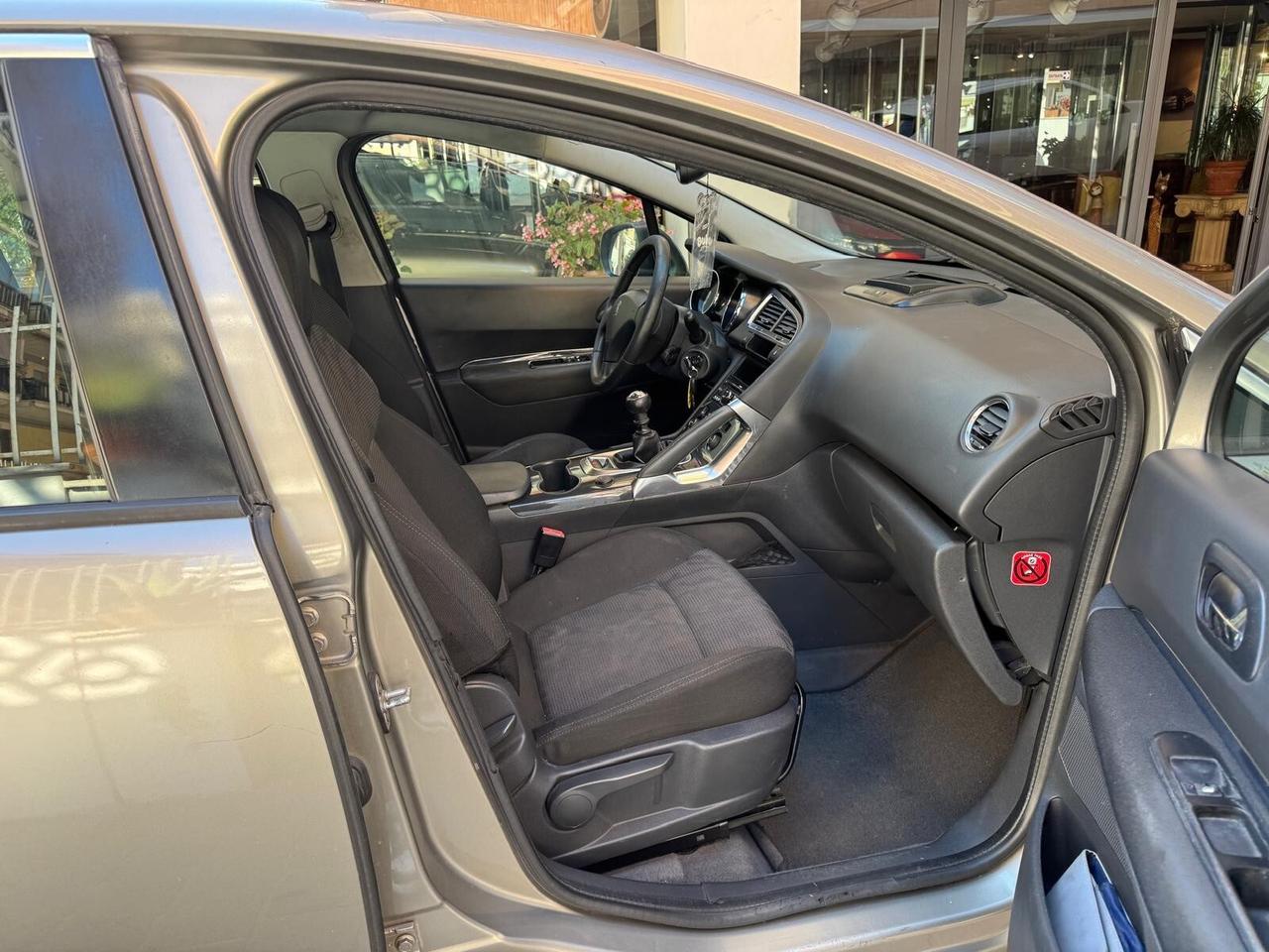PEUGEOT 3008 1.6 HDi 112CV Tecno