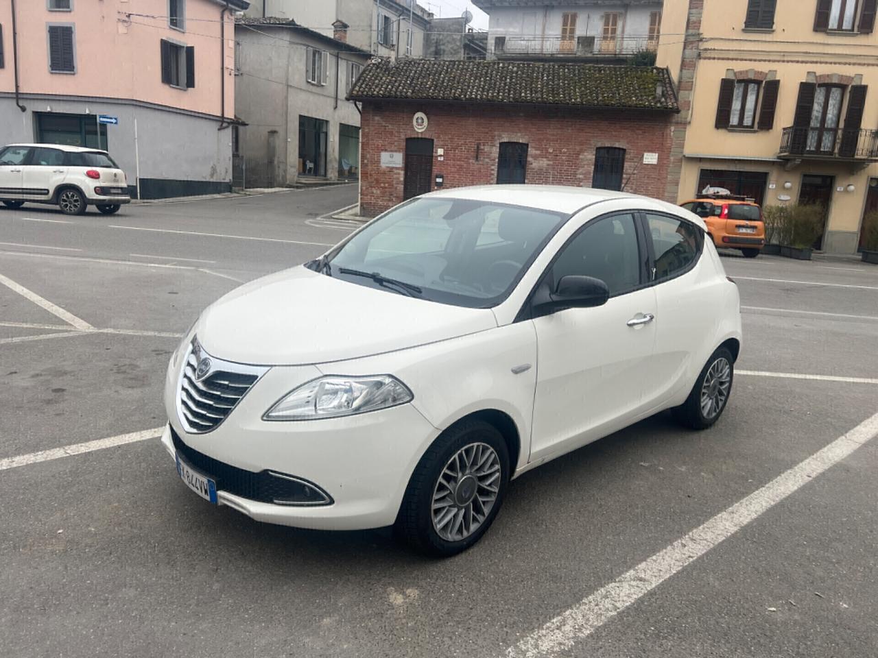 Lancia Ypsilon 1.2 69 CV 5 porte S&S Silver