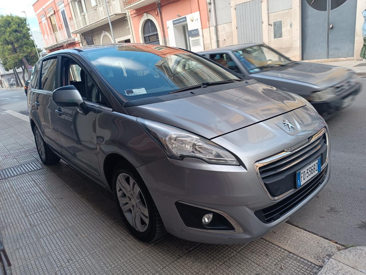 Peugeot 5008 BlueHDi 120 CV 88 KW 7 POSTI