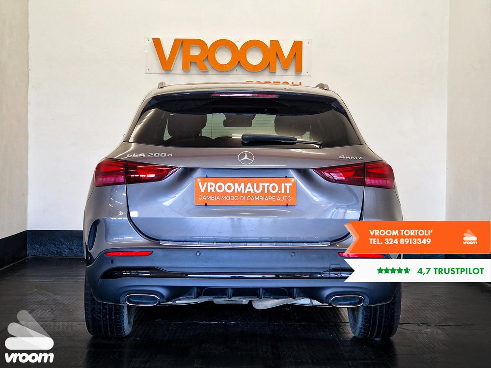 MERCEDES GLA (H247) GLA 200 d Automati...
