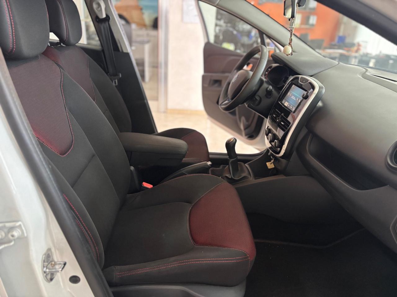 Renault Clio 1.2 75CV GPL 5 porte Live ok neopatentati