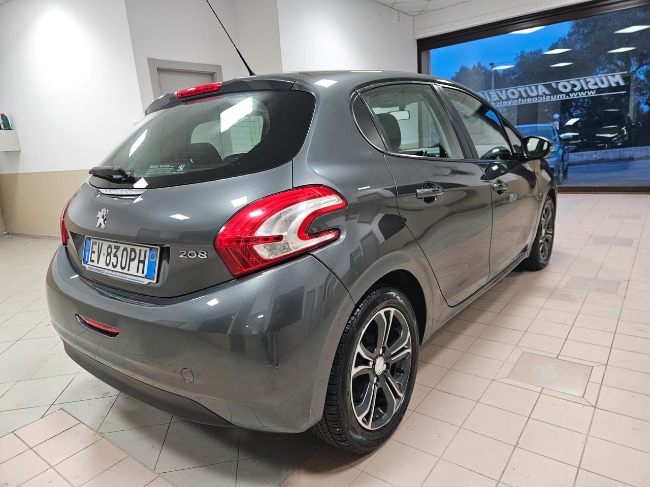 Peugeot 208 1.4 HDi 68 CV 5 porte Allure