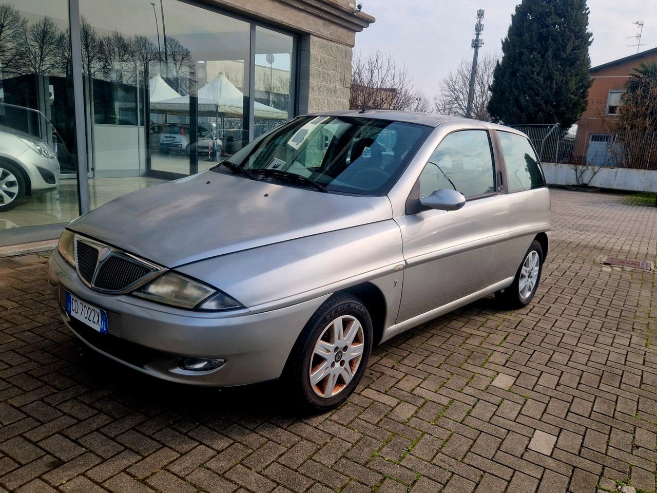 Lancia Y 1.2i 16V cat LS