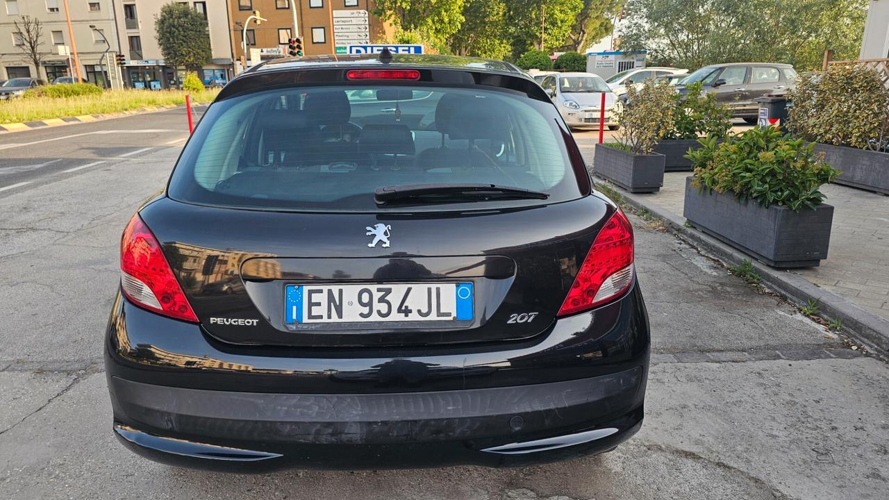 Peugeot 207 Plus 1.4 HDi 70CV 5 porte