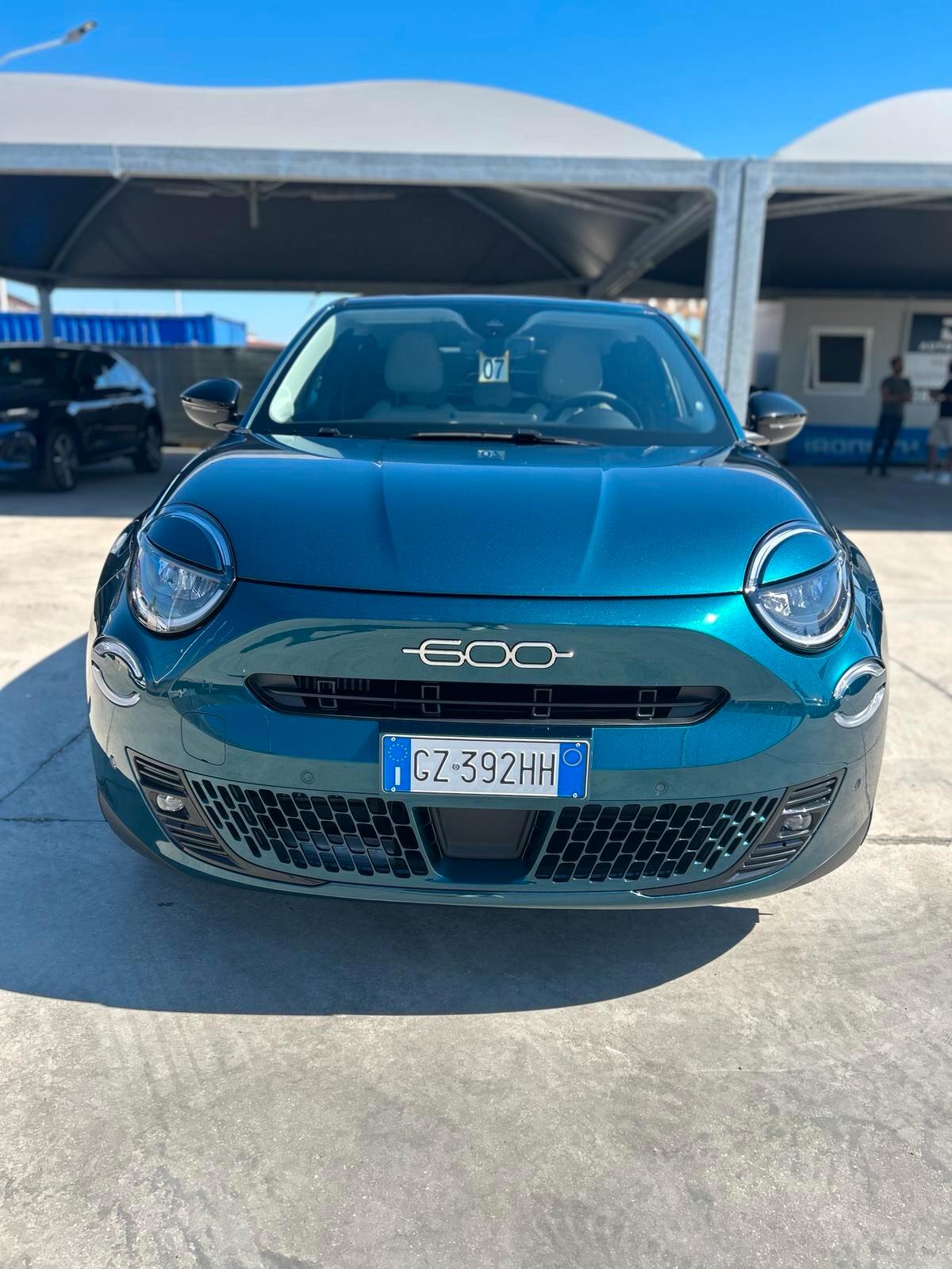 Fiat 600 Hybrid 110 CV DCT MHEV La Prima