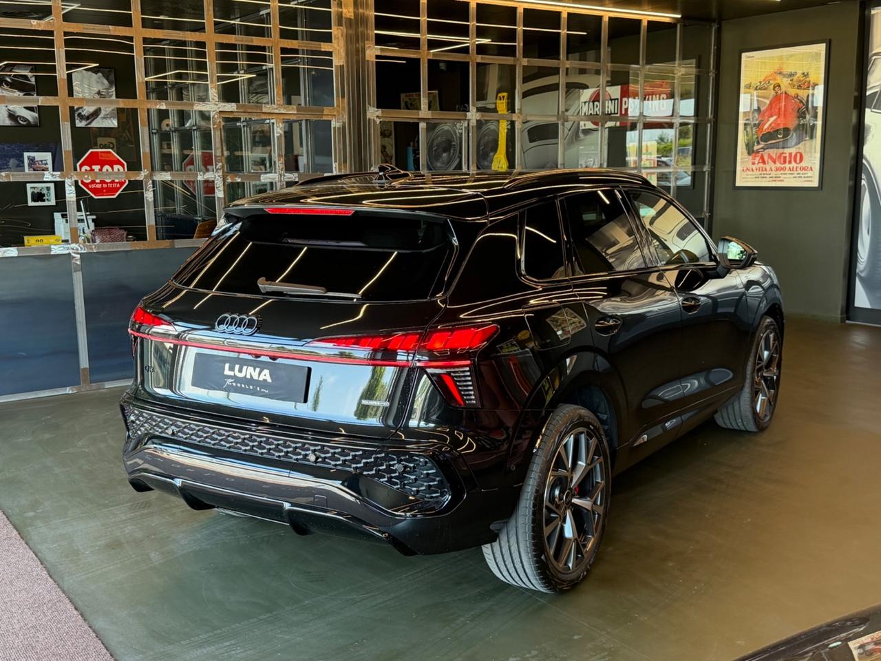 Audi Q3 TFSI quattro S tronic line edition -265cv-
