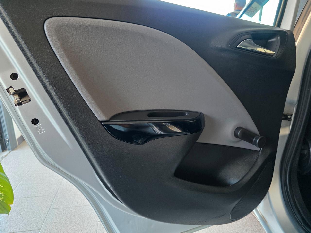 Opel Corsa 1.4 90CV GPL Tech 5 porte Innovation