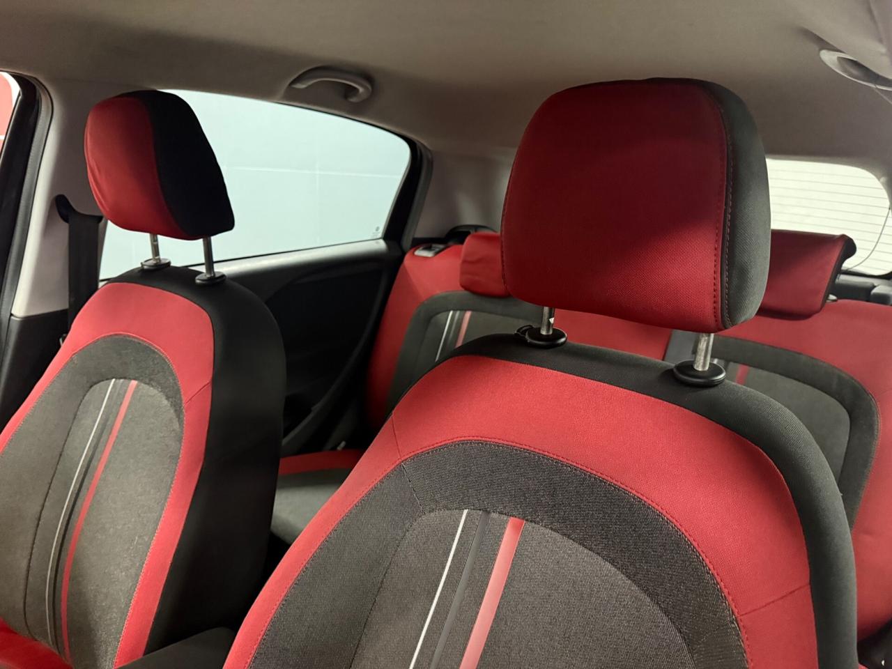 Fiat Punto 1.4 8V 5 porte Natural Power Lounge 70 CV