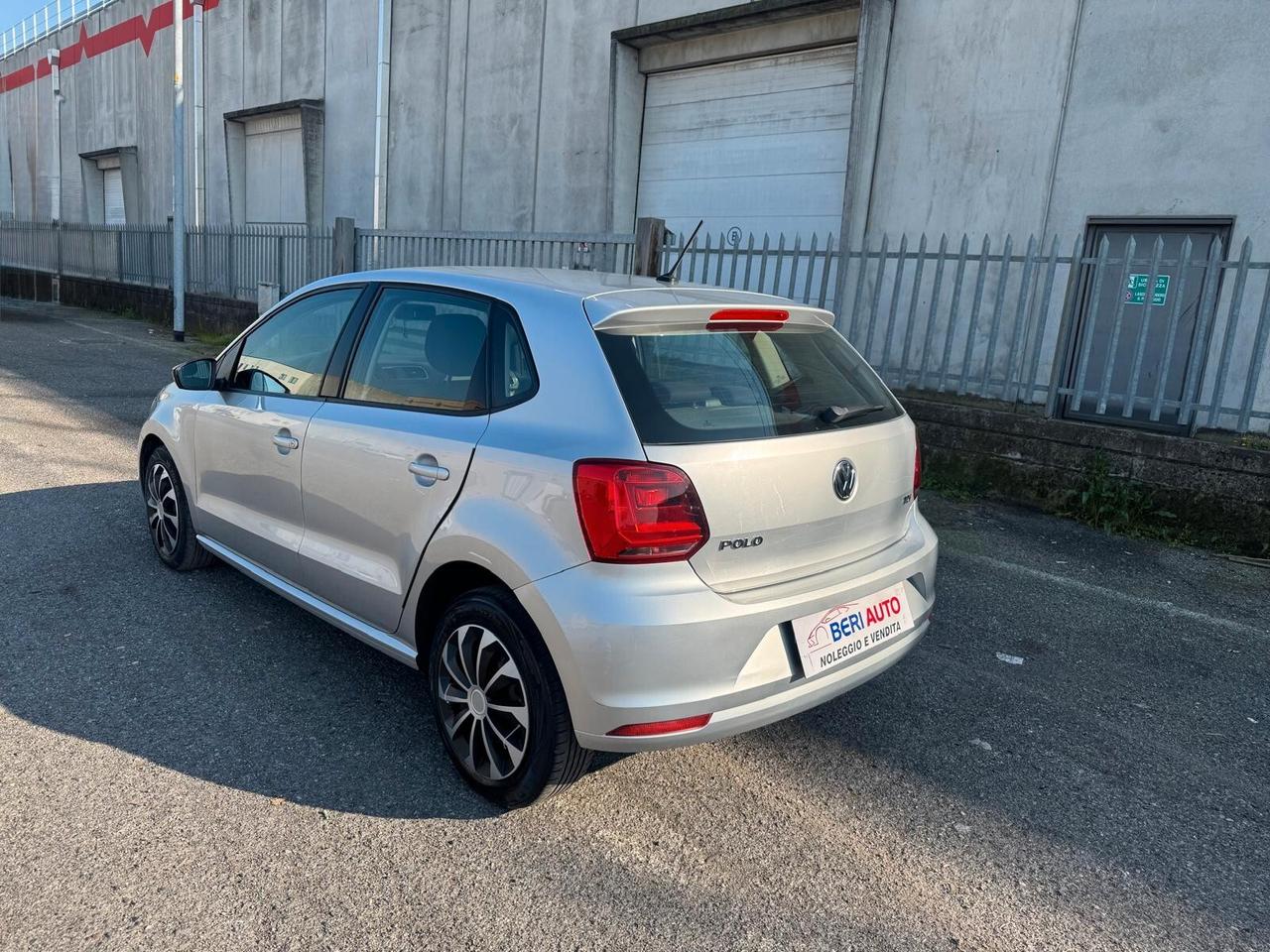 Volkswagen Polo 5 porte adatta neopatentati