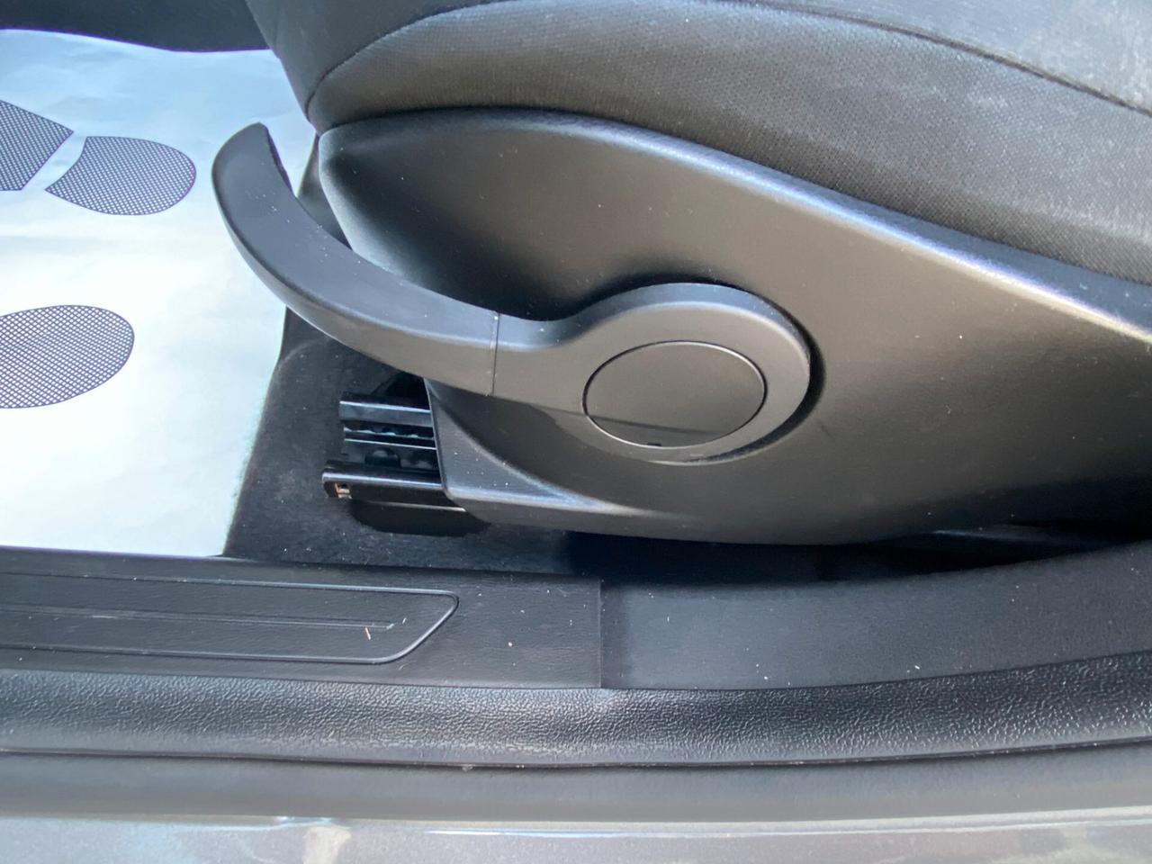 Lancia Ypsilon 1.0 FireFly 5 porte S&S Hybrid Gold