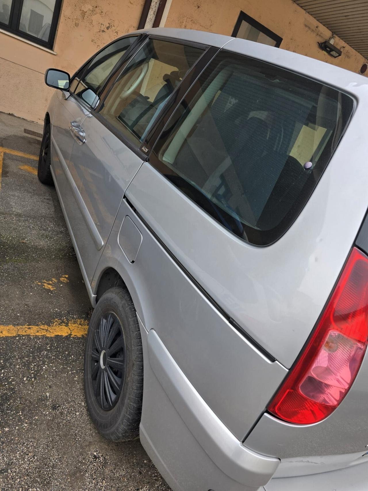 Peugeot 807 2.2 HDi 7 POSTI CON GANCIO TRAINO