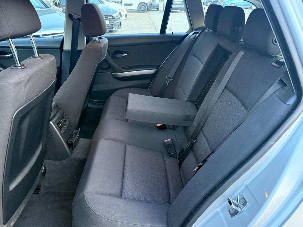 BMW 318d 143CV XENON Touring Futura NEOPATENTATI