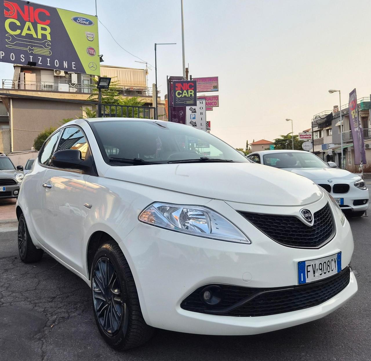Lancia Ypsilon 1.2 69 CV 5 porte GPL Ecochic Gold