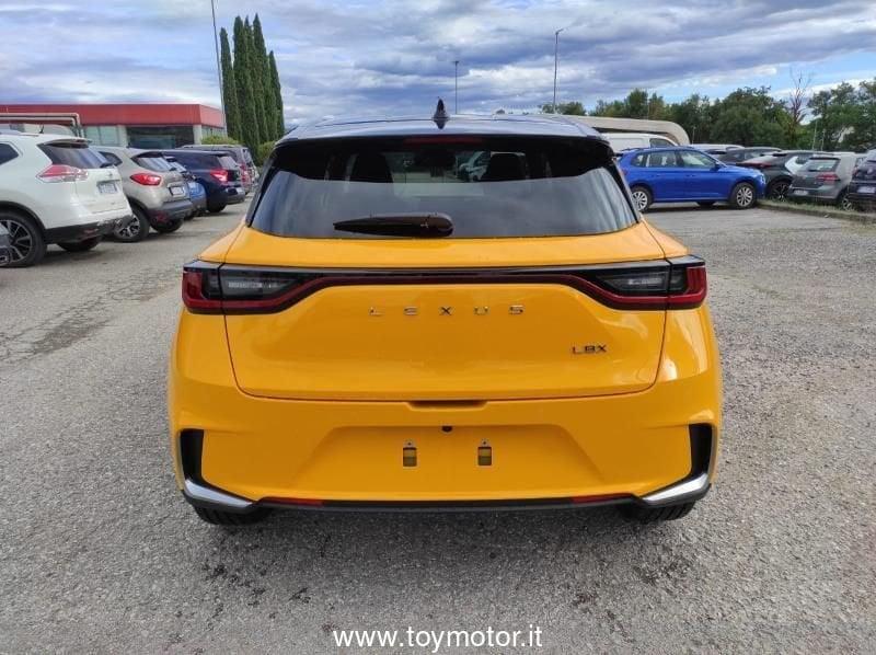 Lexus LBX Hybrid Emotion