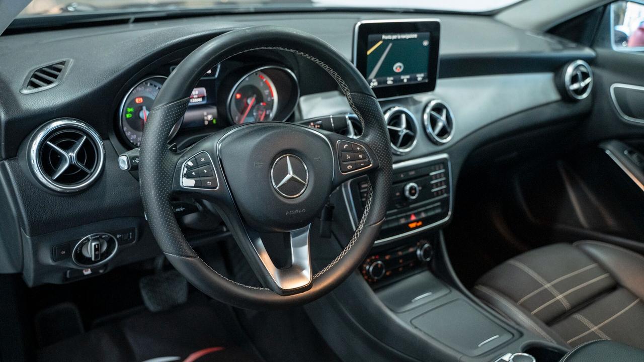 Mercedes-benz GLA 200 D (cdi) SPORT AUTO NAVI PELLE FULL OPTIONAL