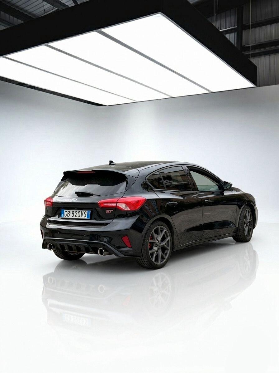 Ford Focus ST LINE