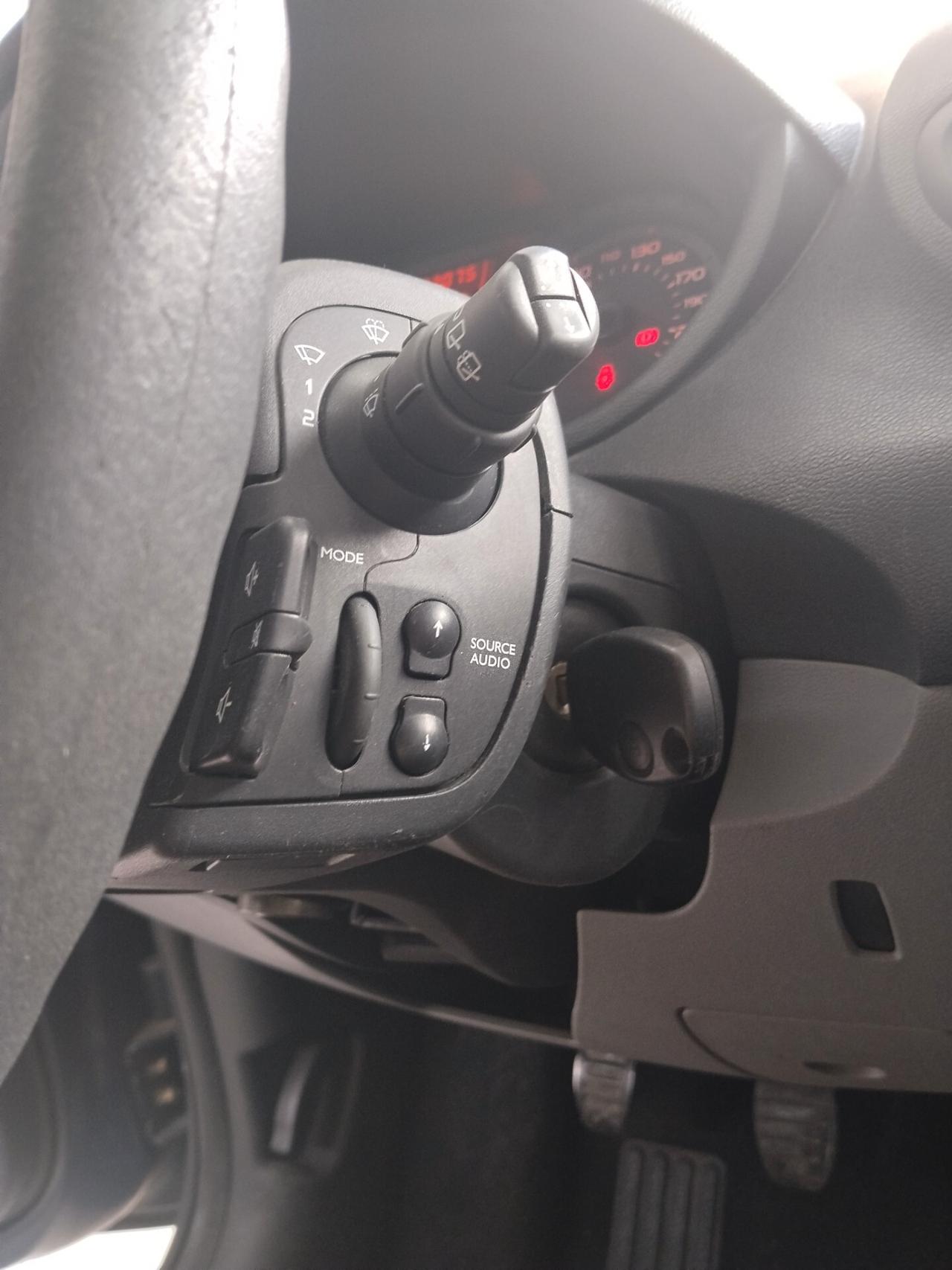 Renault Clio 1.5 diesel CON GARANZIA