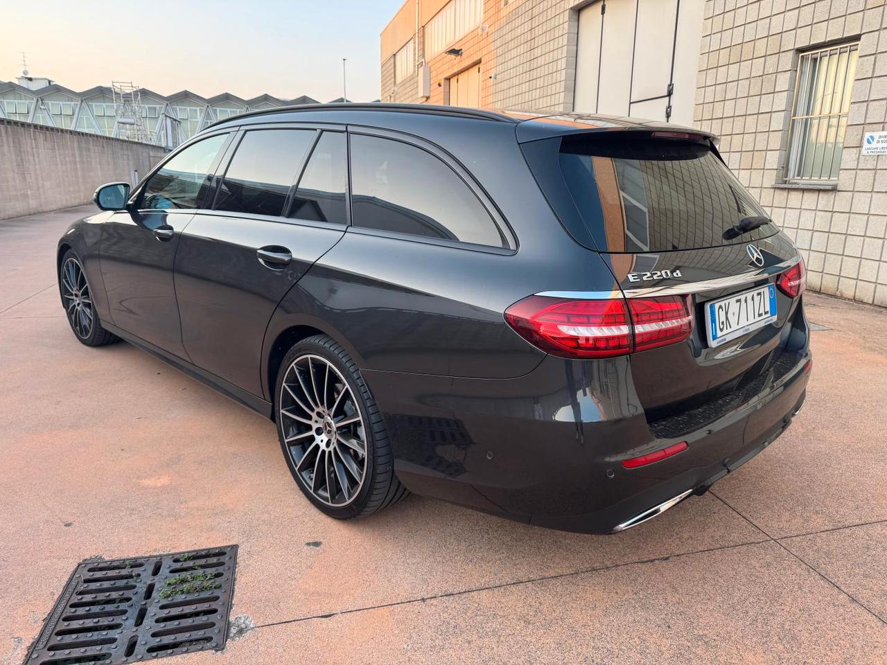 Mercedes-benz Classe E Station Wagon E SW 220 d mhev Premium AMG Line Night Edition 4matic auto