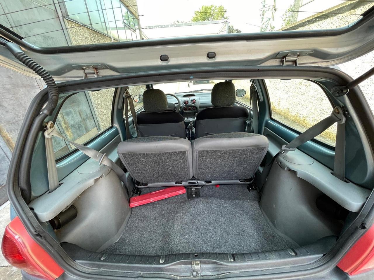 Renault Twingo 1.2i benzina neopatentati
