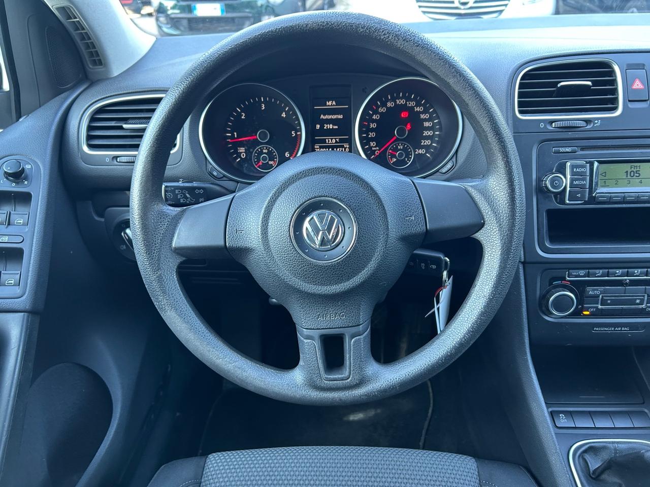 Volkswagen Golf 1.6 TDI DPF 5p