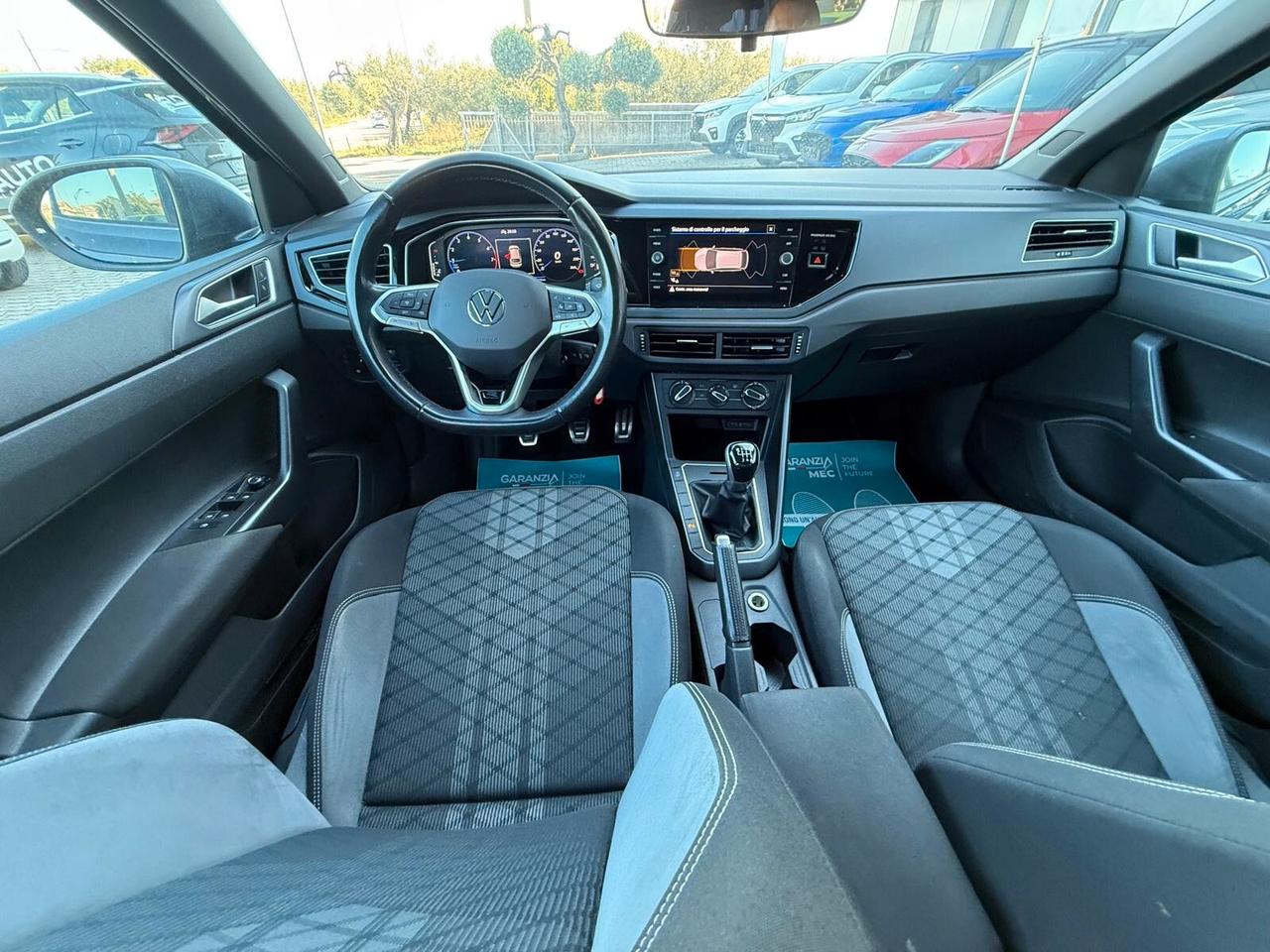Volkswagen Taigo 1.0 TSI 110 CV R-Line - OK NEOPATENTATI
