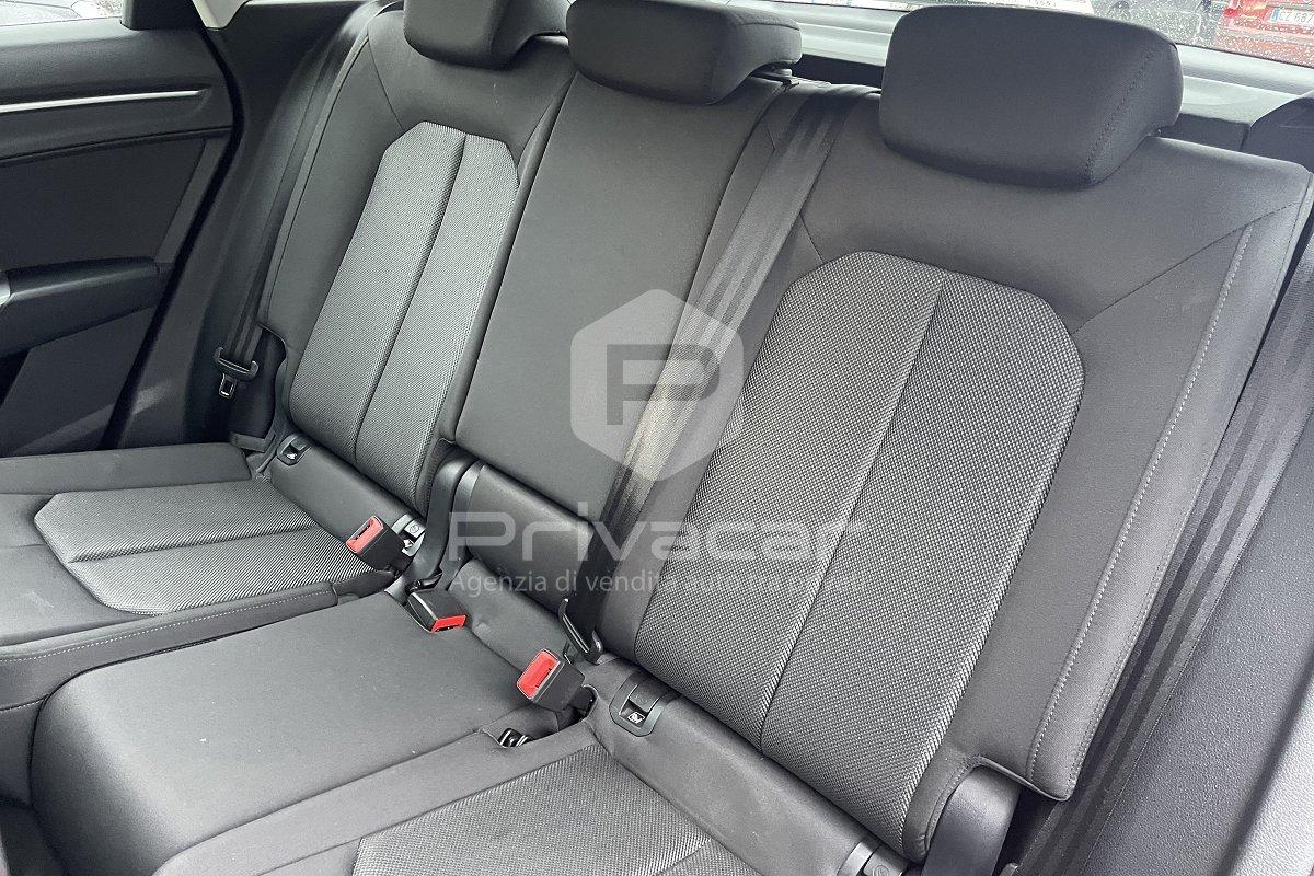 AUDI Q3 40 TFSI quattro S tronic S line edition