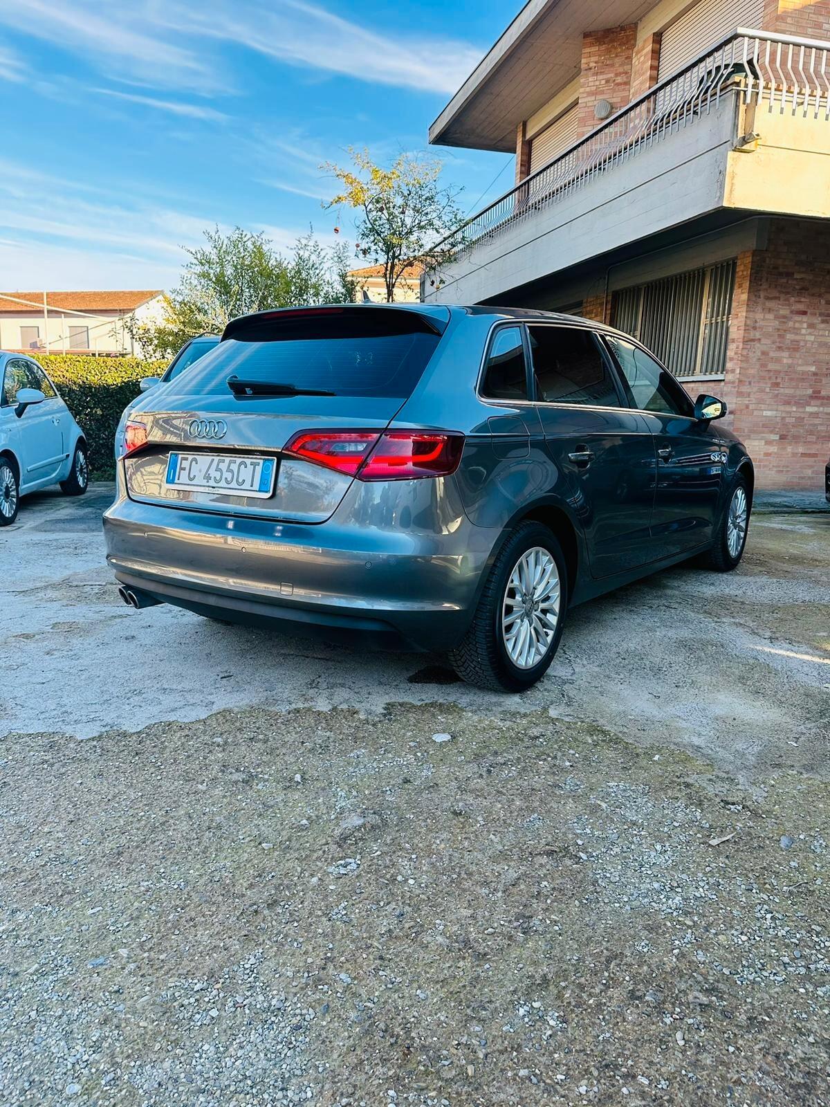 Audi A3 SPB 2.0 TDI 150 CV clean diesel S tronic Ambiente