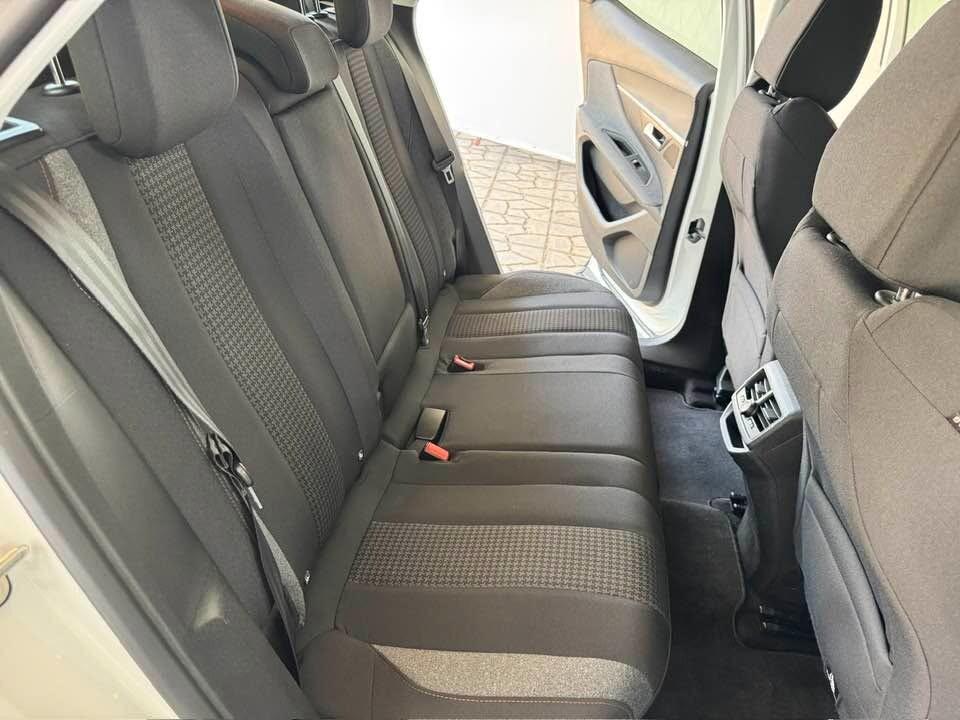 Peugeot 3008 BlueHDi 130 S&S Business