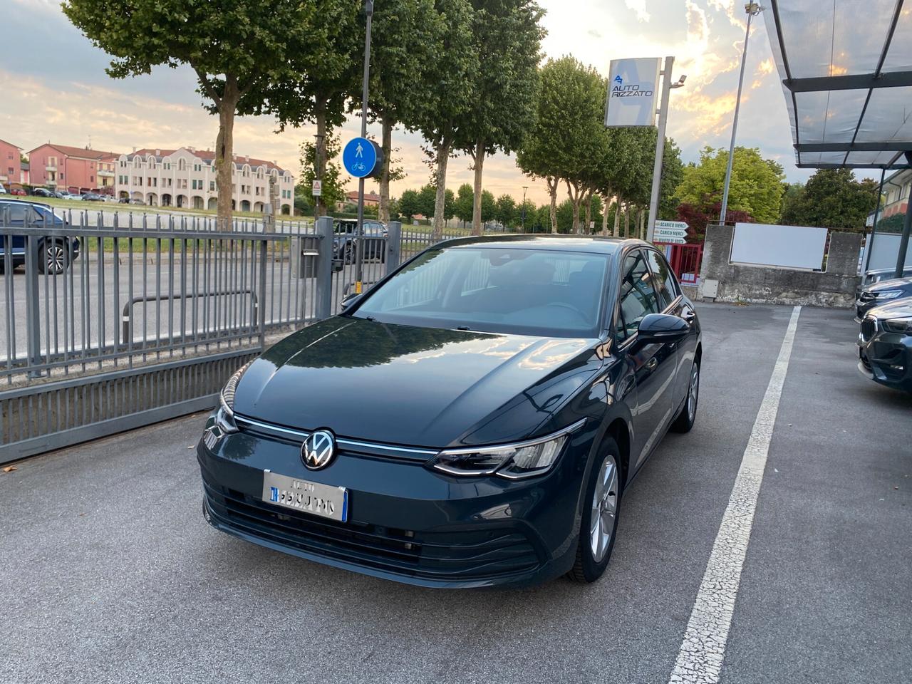 Volkswagen Golf 1.0 eTSI EVO DSG Life - PRONTA CONSEGNA