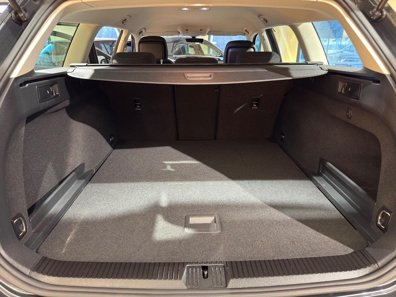 Volkswagen Passat Variant 2.0 TDI DSG Highline Blu