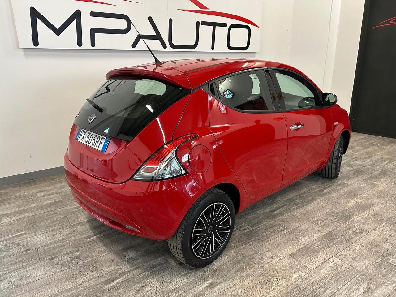 Lancia Ypsilon 1.2 69 CV 5 porte Gold