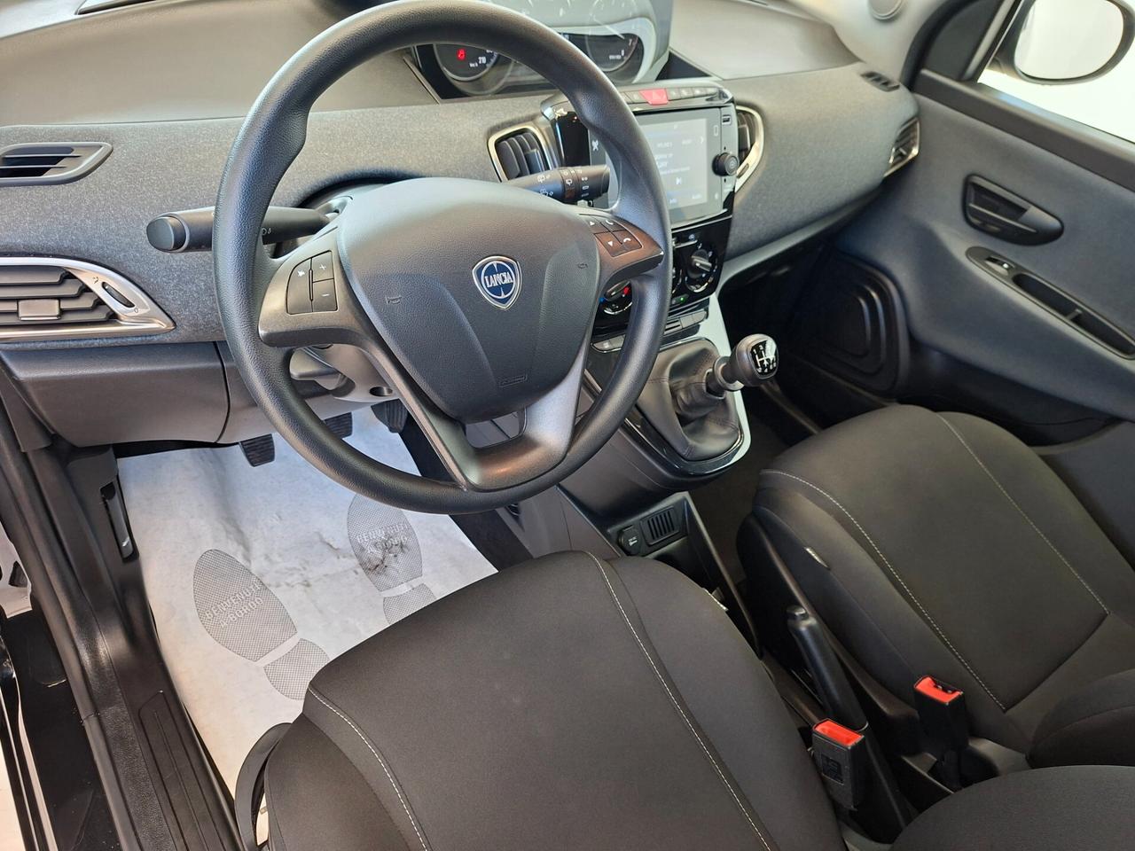 Lancia Ypsilon 1.0 FireFly 5 porte S&S Hybrid Gold