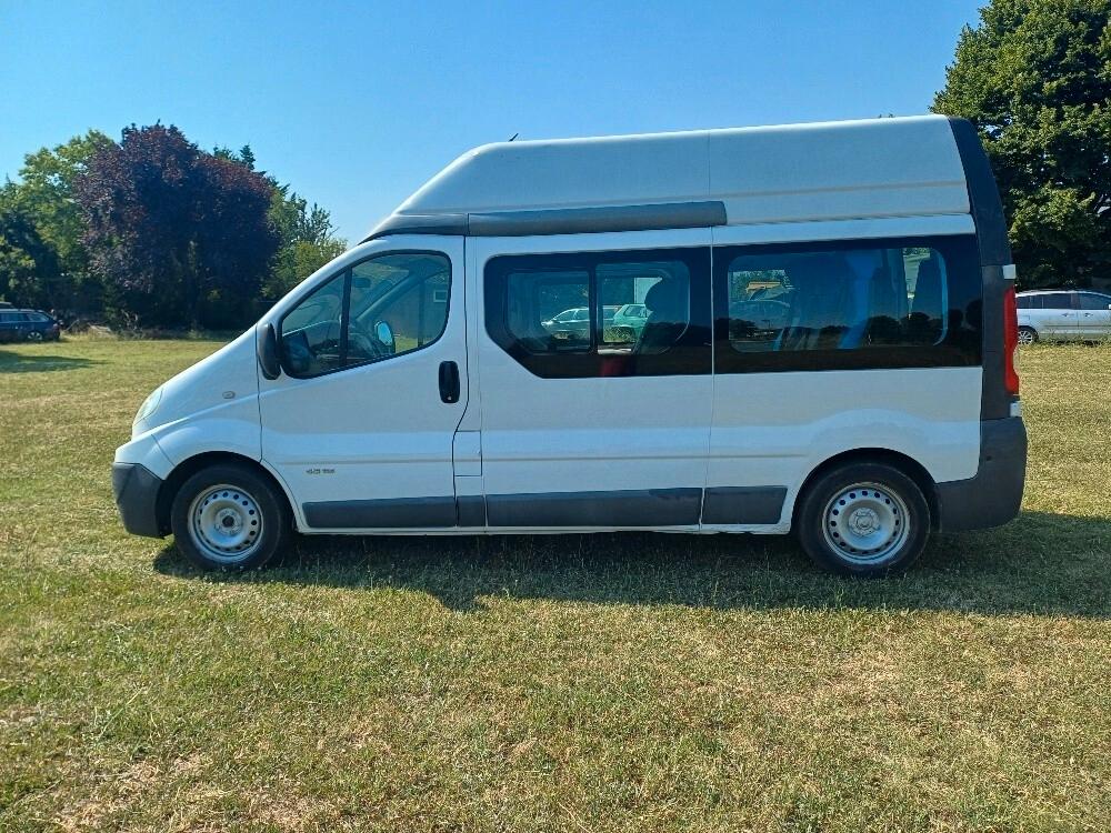 Renault Trafic 9 Posti Trasporto disabili con pedana