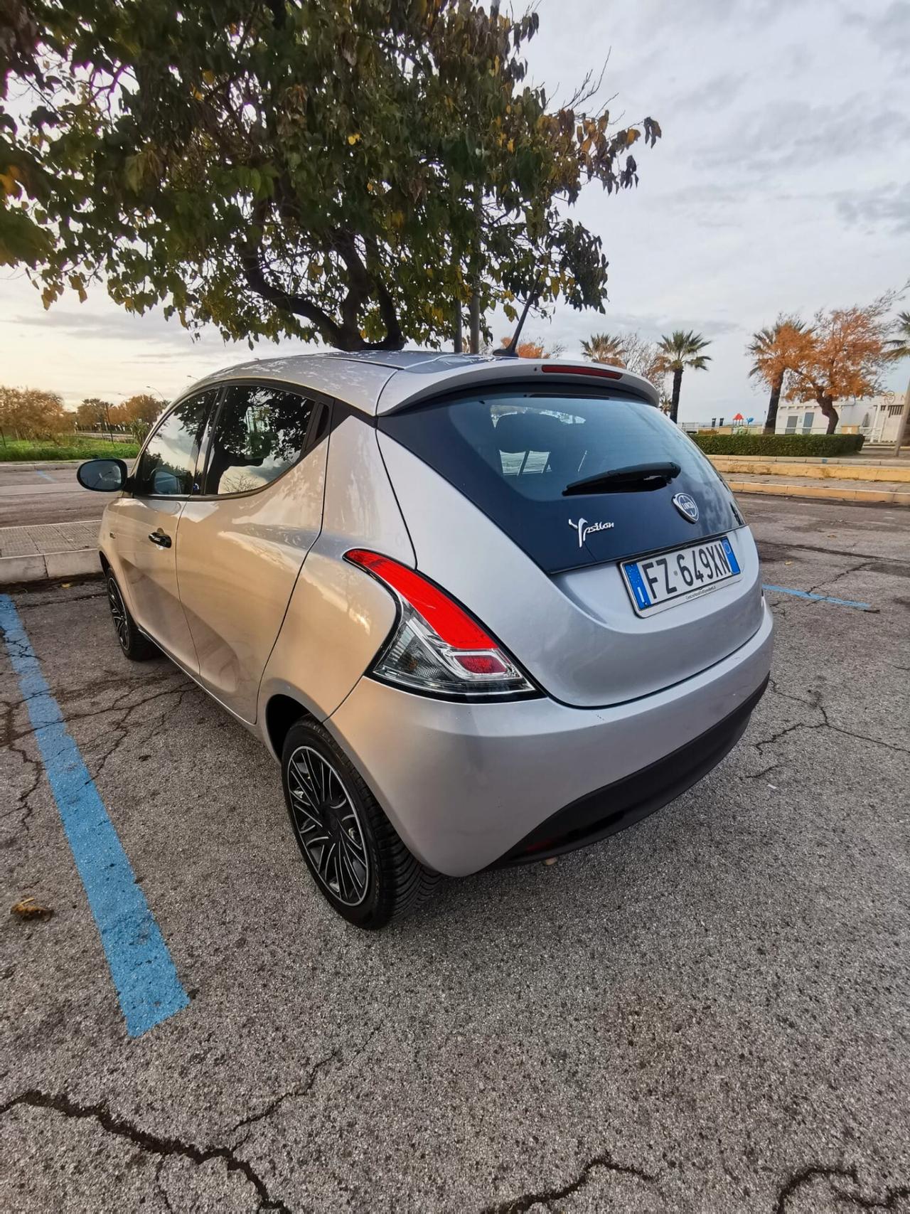 Lancia Ypsilon 1.2 69 CV 5P. S&S Gold 2020