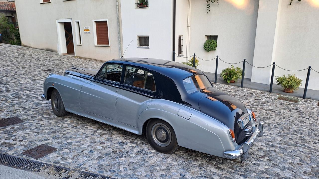 Bentley S2 RHD targhe italiane