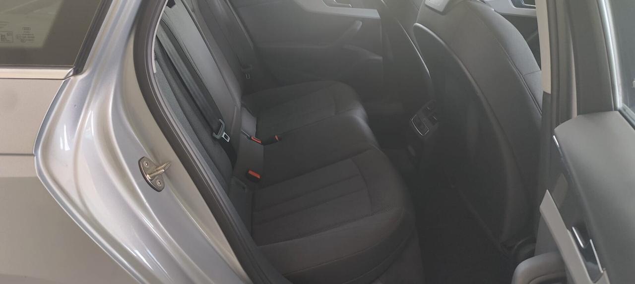 Audi A4 Avant 35 TDI/163 CV S tronic Business Advanced