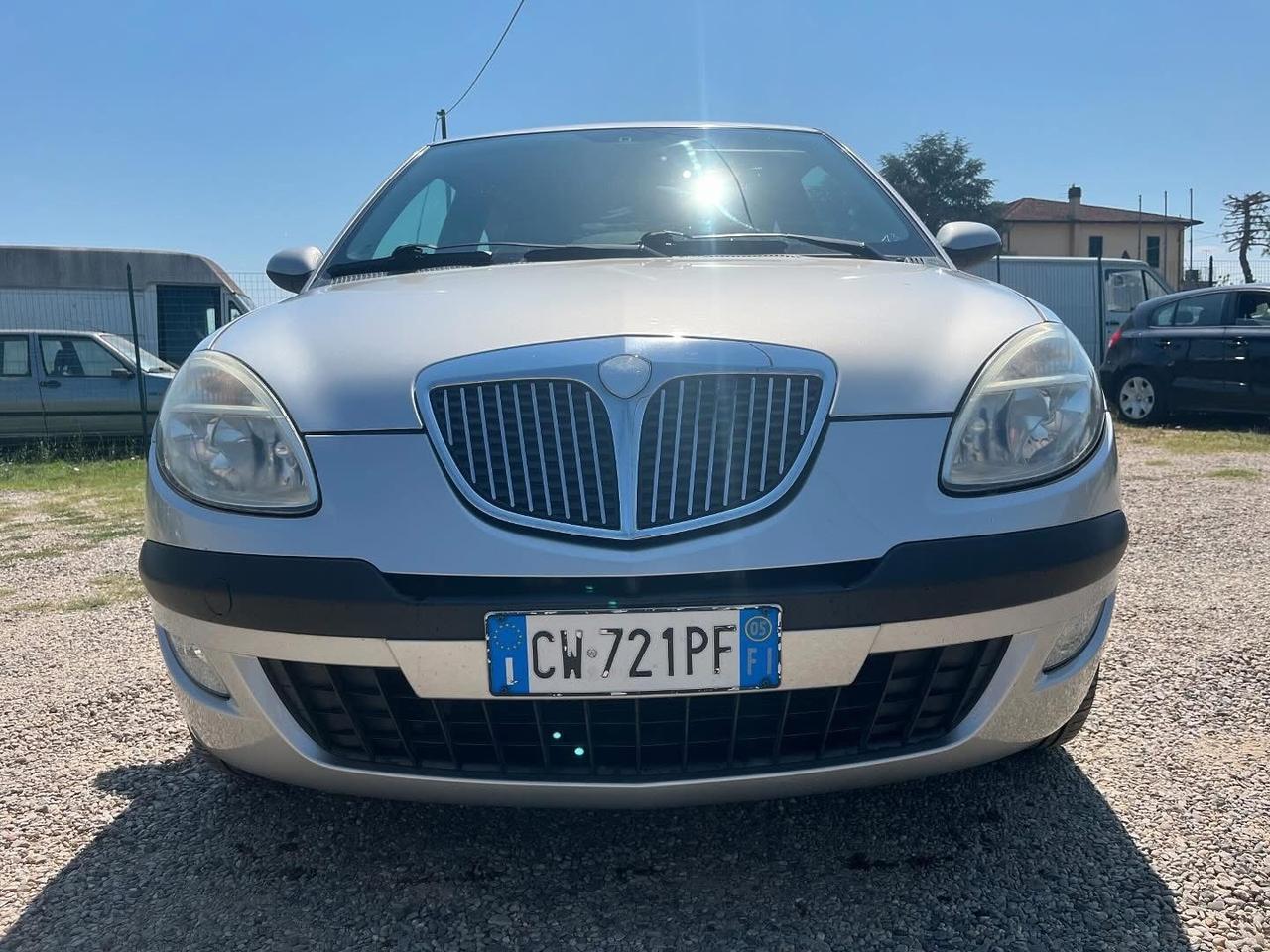 Lancia Ypsilon 1.2 16V Argento