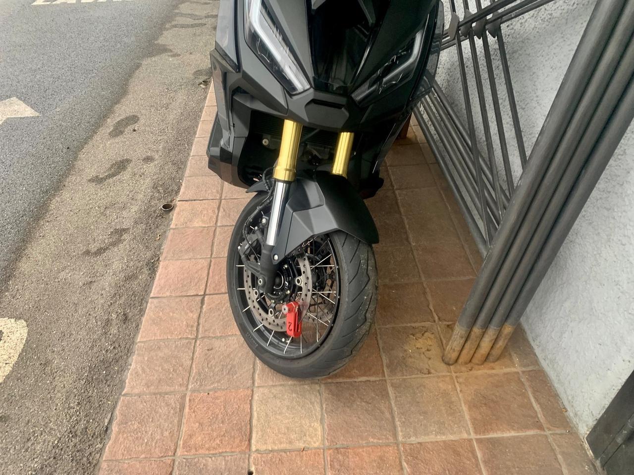 Honda X-ADV 750 Honda X-ADV 750 • Depotenziata A2 • Garanzia Honda 2030 • Akrapovic