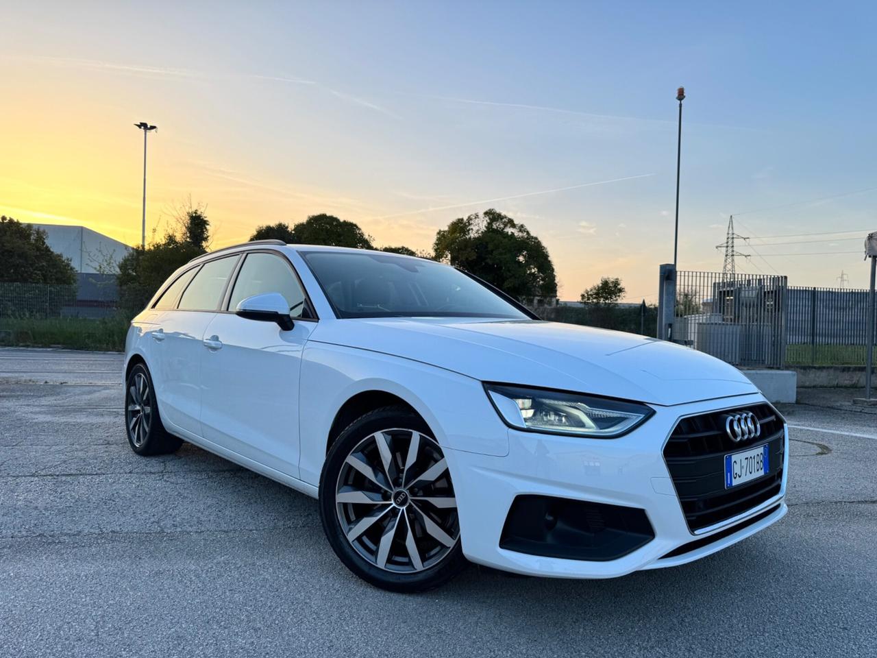 AUDI A4 2.0 Tdi Avant S-Tronic - Led 18