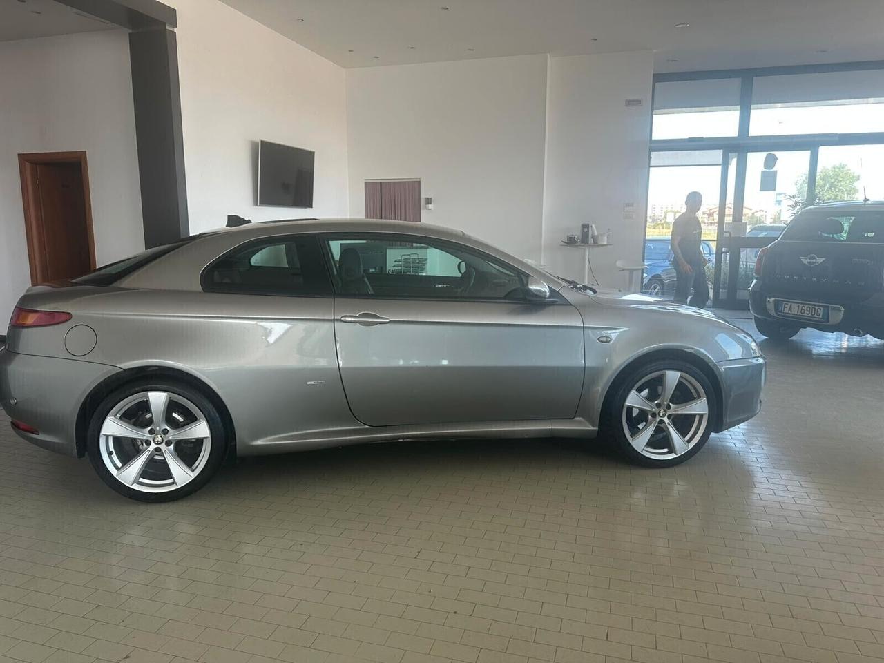 Alfa Romeo GT 1.9 JTDM 16V Distinctive Q2